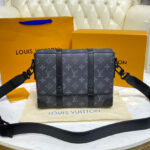 Louis Vuitton Trunk Messenger M45727 Black